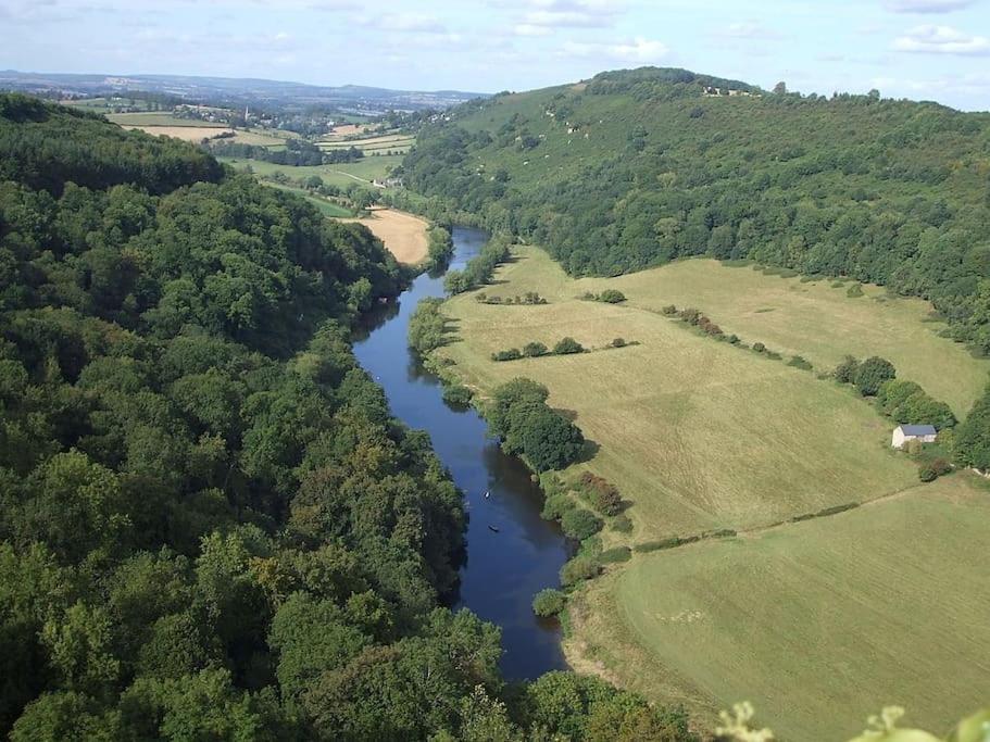 The Mill Stylish Rural Apartment With Beautiful Views Welsh Newton Common Exterior foto